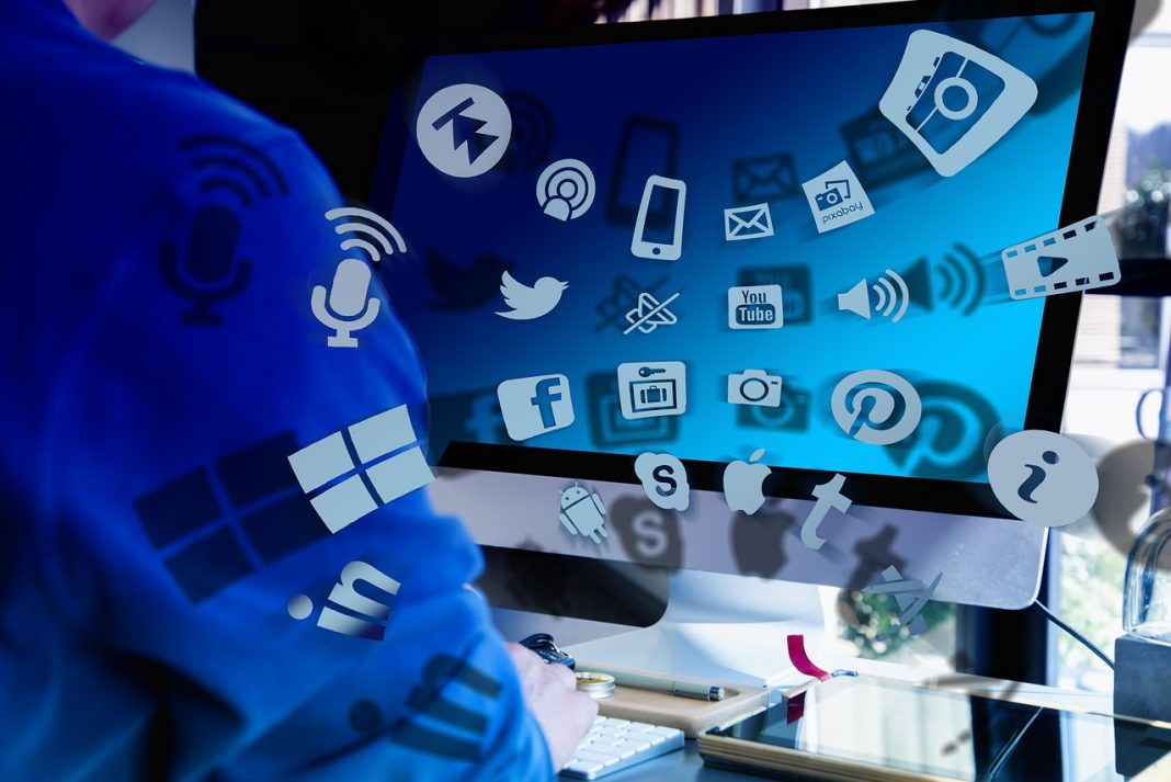 social-media-7092395_1280